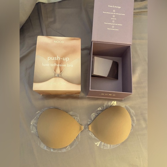 NEW Nood Push Up Adhesive Bra in Soft Tan - Picture 1 of 11